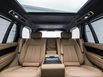 Range Rover D350 Autobiography LWB DVD