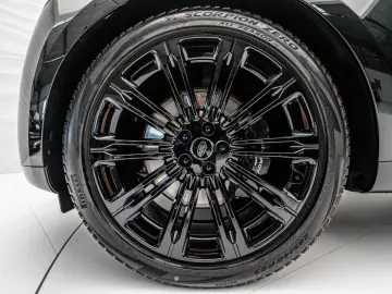 Range Rover D350 Autobiography LWB DVD