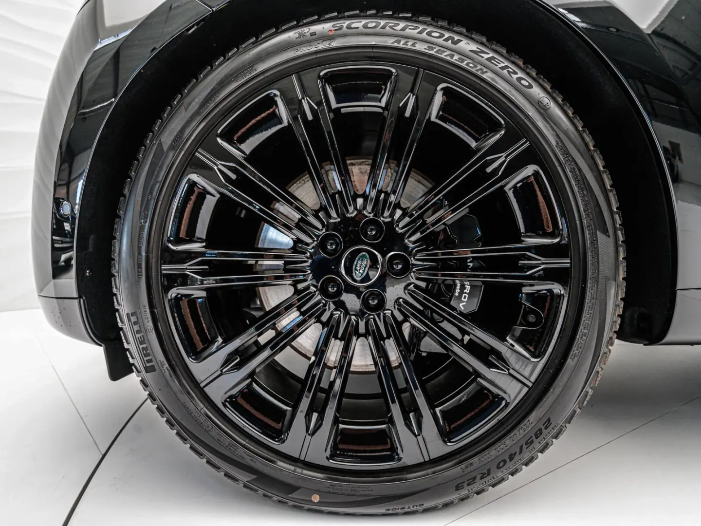 Range Rover D350 Autobiography LWB DVD