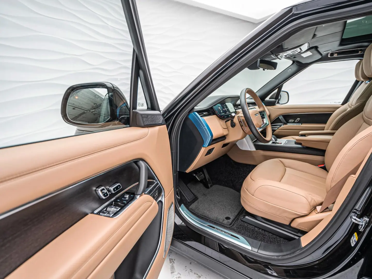 Range Rover D350 Autobiography LWB DVD