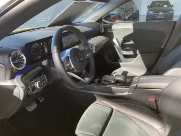 CLA 250 AMG AHK MBUX Multib. 19  Kamera Night