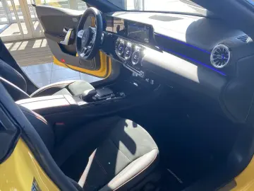 CLA 250 AMG AHK MBUX Multib. 19  Kamera Night