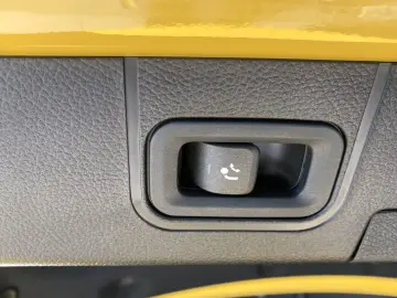 CLA 250 AMG AHK MBUX Multib. 19  Kamera Night