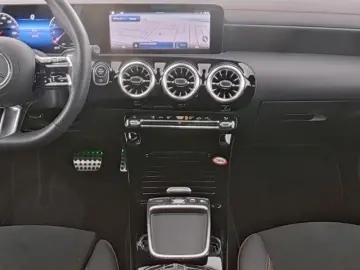 CLA 180 Coupé AMG KAMERA LED NAVI CARPLAY 18