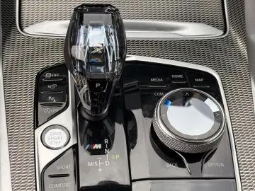 BMW X6 M50d - model 2020