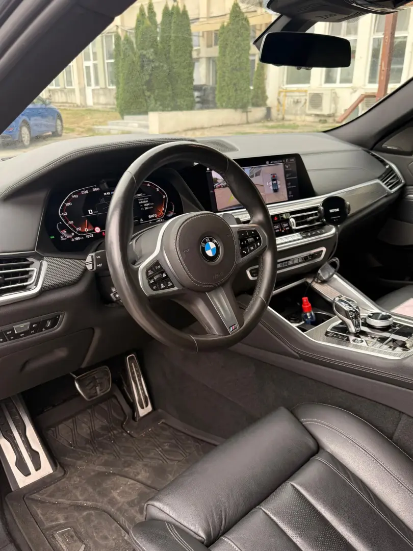 BMW X6 M50d - model 2020