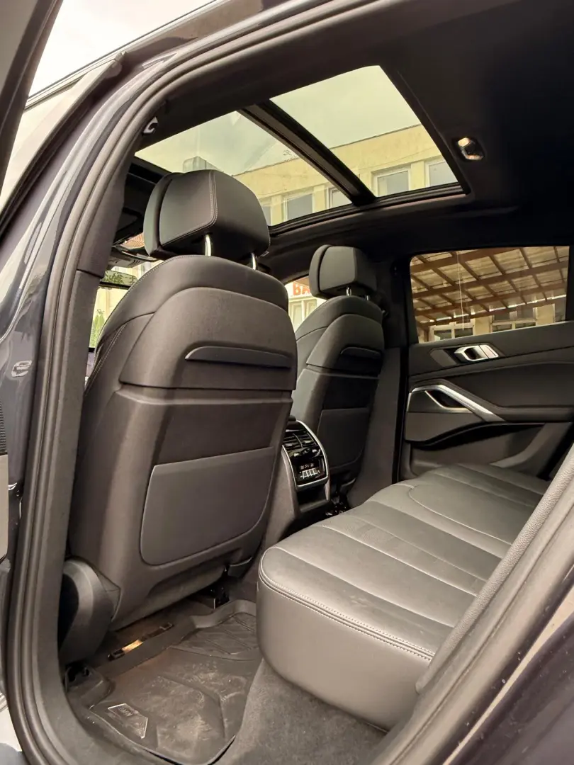 BMW X6 M50d - model 2020