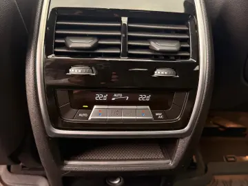 BMW X6 M50d - model 2020