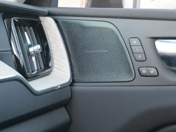 XC60 T6 Inscript. PHEV MAPS HUD Connect Edi 360