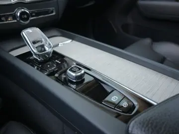 XC60 T6 Inscript. PHEV MAPS HUD Connect Edi 360