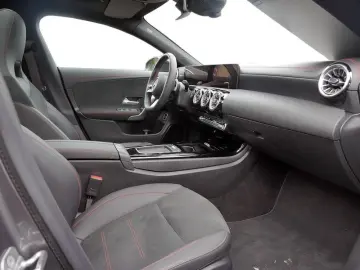 CLA 180 Coupé   AMG Night LED Cam Pano Spur Navi