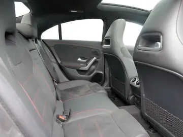 CLA 180 Coupé   AMG Night LED Cam Pano Spur Navi