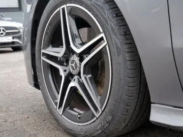 CLA 180 Coupé   AMG Night LED Cam Pano Spur Navi