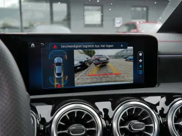 CLA 180 Coupé   AMG Night LED Cam Pano Spur Navi