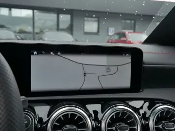 CLA 180 Coupé   AMG Night LED Cam Pano Spur Navi