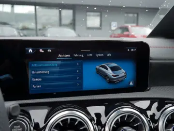 CLA 180 Coupé   AMG Night LED Cam Pano Spur Navi