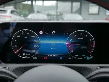 CLA 180 Coupé   AMG Night LED Cam Pano Spur Navi