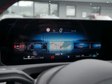 CLA 180 Coupé   AMG Night LED Cam Pano Spur Navi