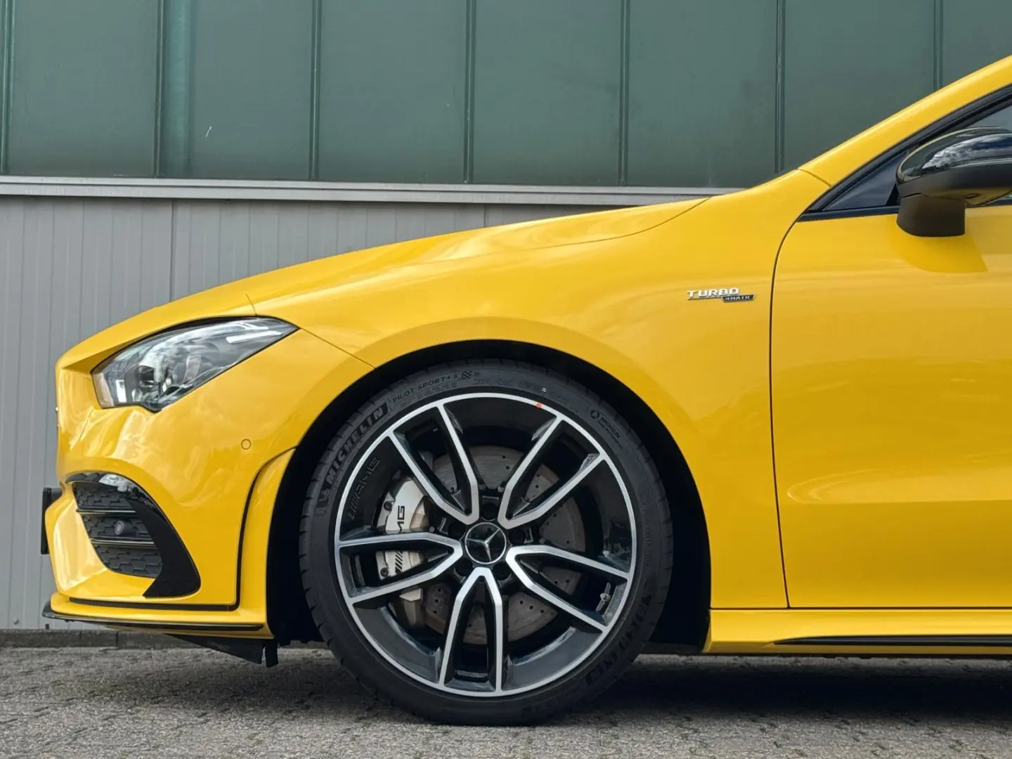 CLA 35 AMG Shooting Brake 4M Performance 1.HAND