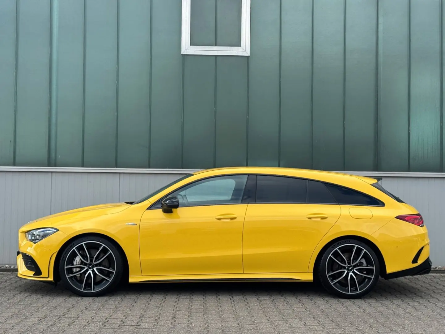 CLA 35 AMG Shooting Brake 4M Performance 1.HAND