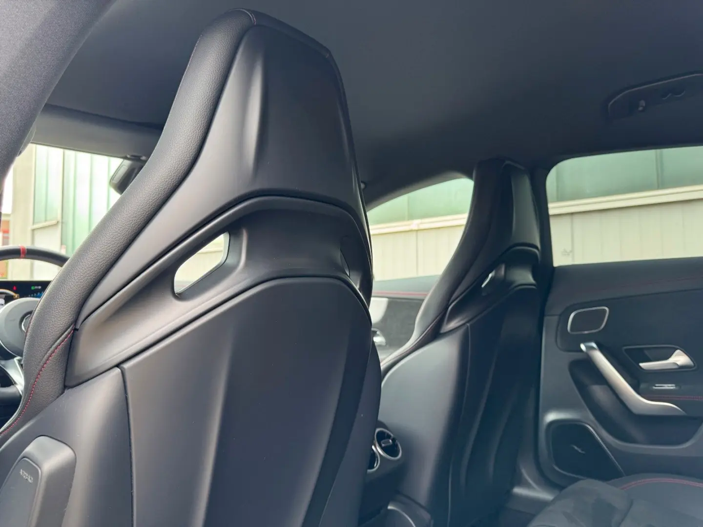 CLA 35 AMG Shooting Brake 4M Performance 1.HAND