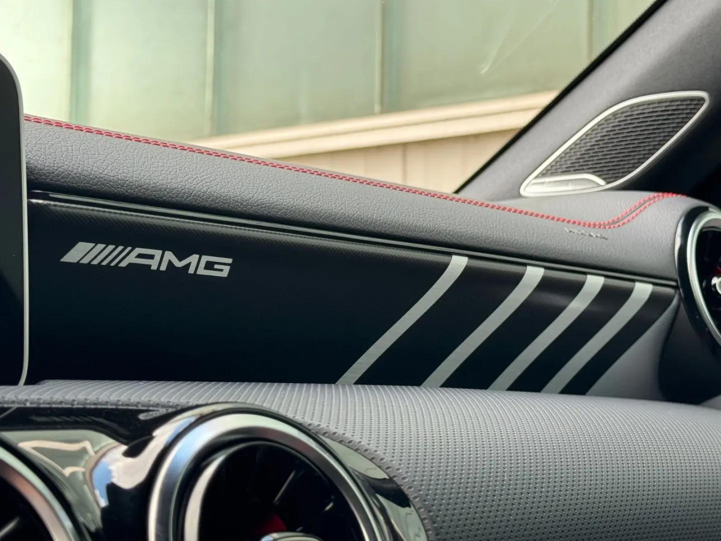 CLA 35 AMG Shooting Brake 4M Performance 1.HAND