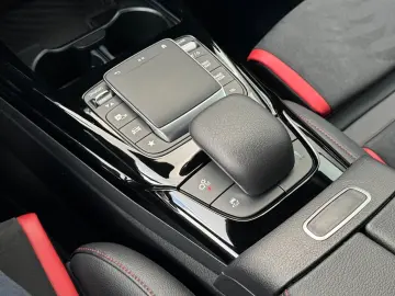 CLA 35 AMG Shooting Brake 4M Performance 1.HAND