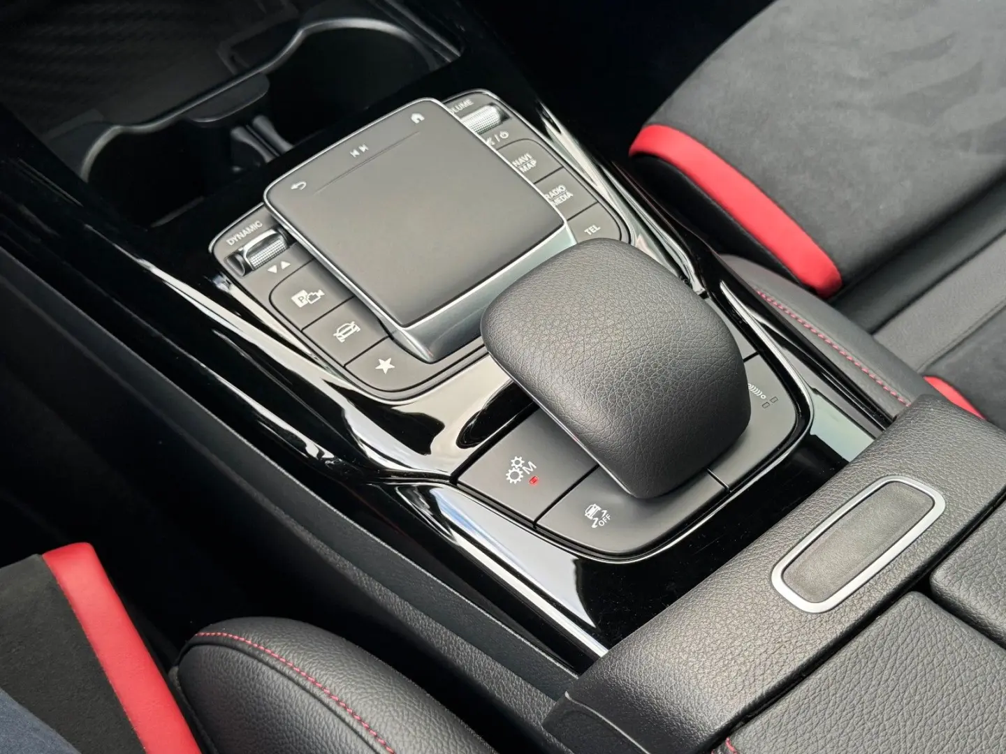 CLA 35 AMG Shooting Brake 4M Performance 1.HAND