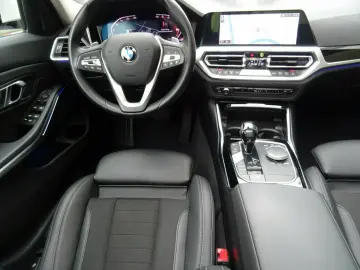 BMW 320i Sportline