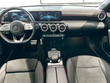 CLA 200 Coupé AMG Night Multib Pano AHK Kamera