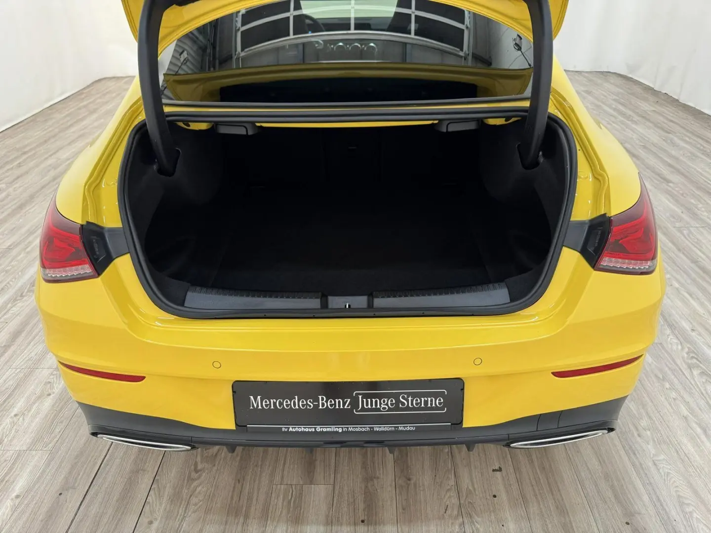 CLA 200 AMG NIGHT Pano AHK MULTIBEAM Ambientebel