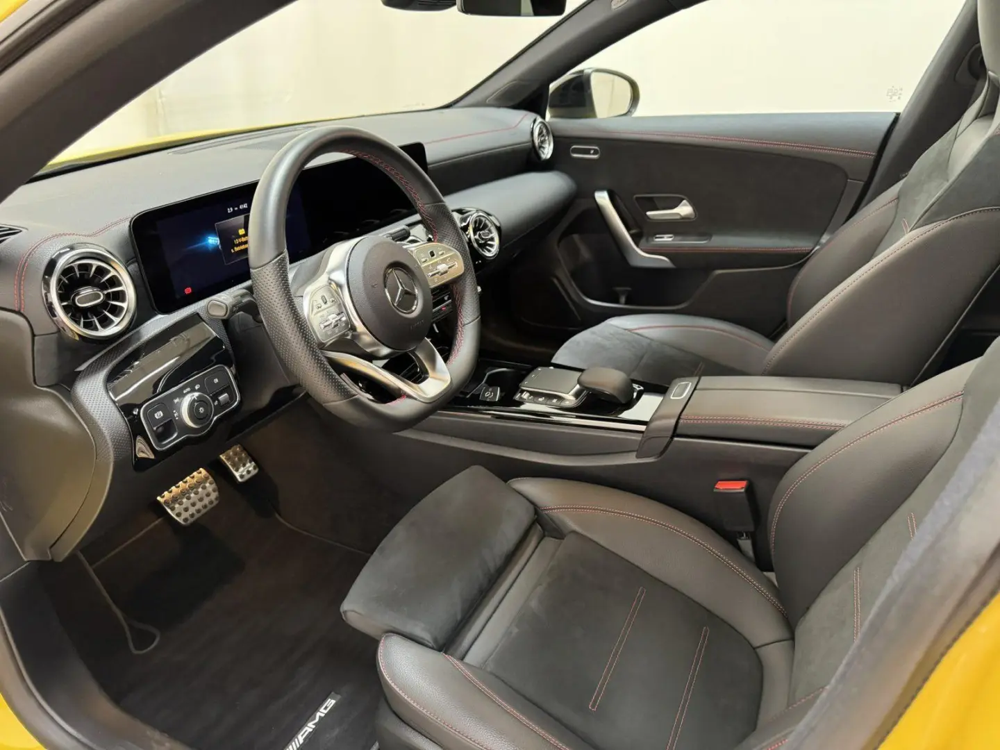 CLA 200 AMG NIGHT Pano AHK MULTIBEAM Ambientebel