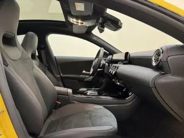 CLA 200 AMG NIGHT Pano AHK MULTIBEAM Ambientebel