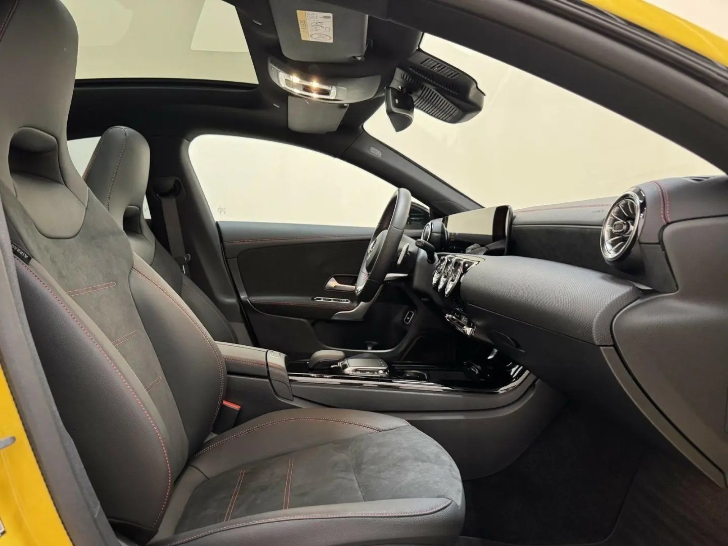 CLA 200 AMG NIGHT Pano AHK MULTIBEAM Ambientebel