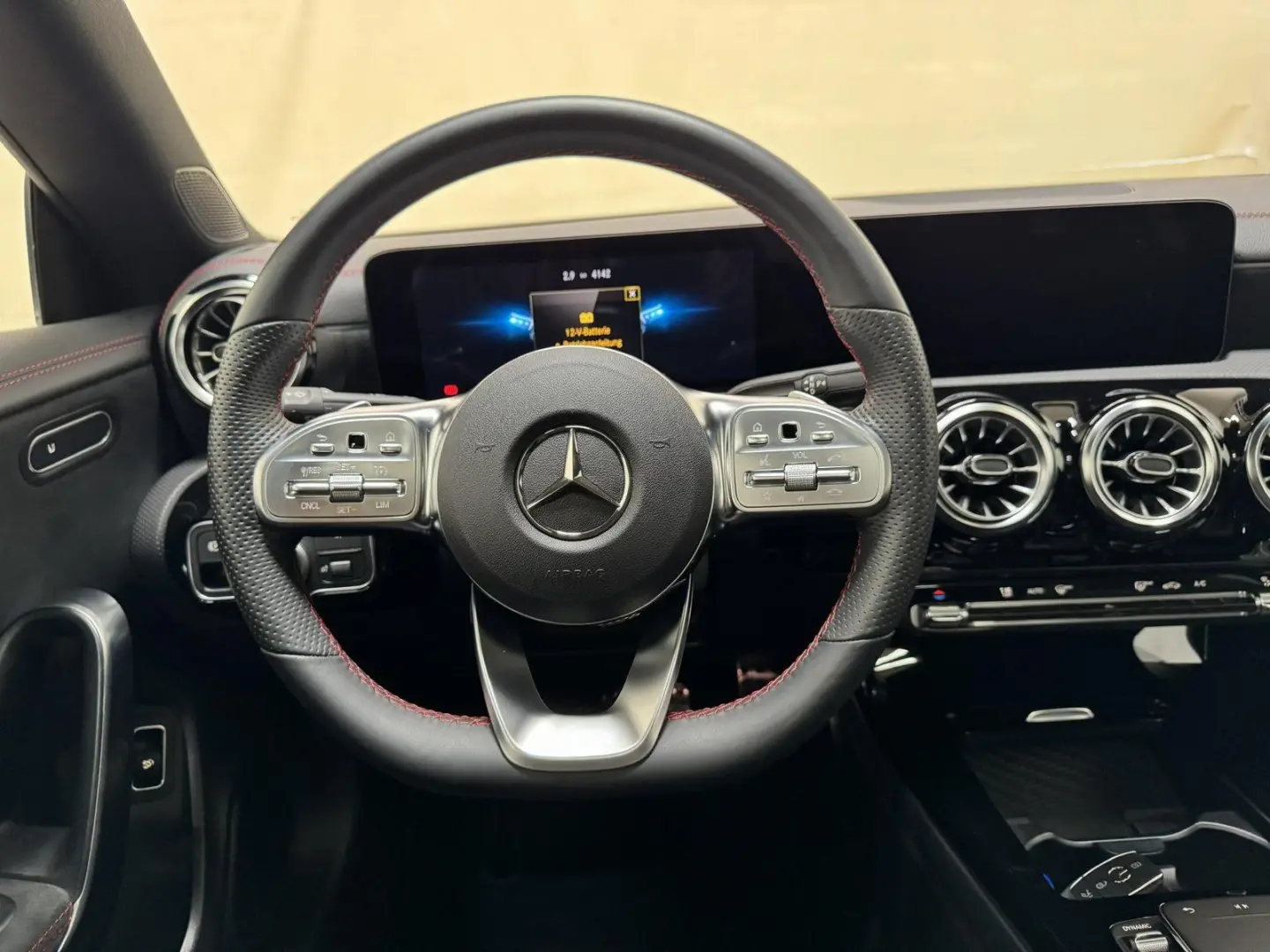 CLA 200 AMG NIGHT Pano AHK MULTIBEAM Ambientebel