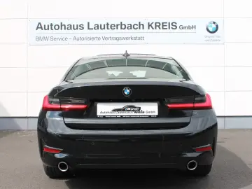 BMW 320i Lim. Sport Line