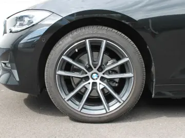 BMW 320i Lim. Sport Line