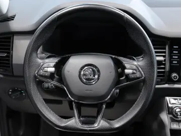 Kodiaq 2.0 TDI Clever PANORAMA AHK VIRTUAL ACC