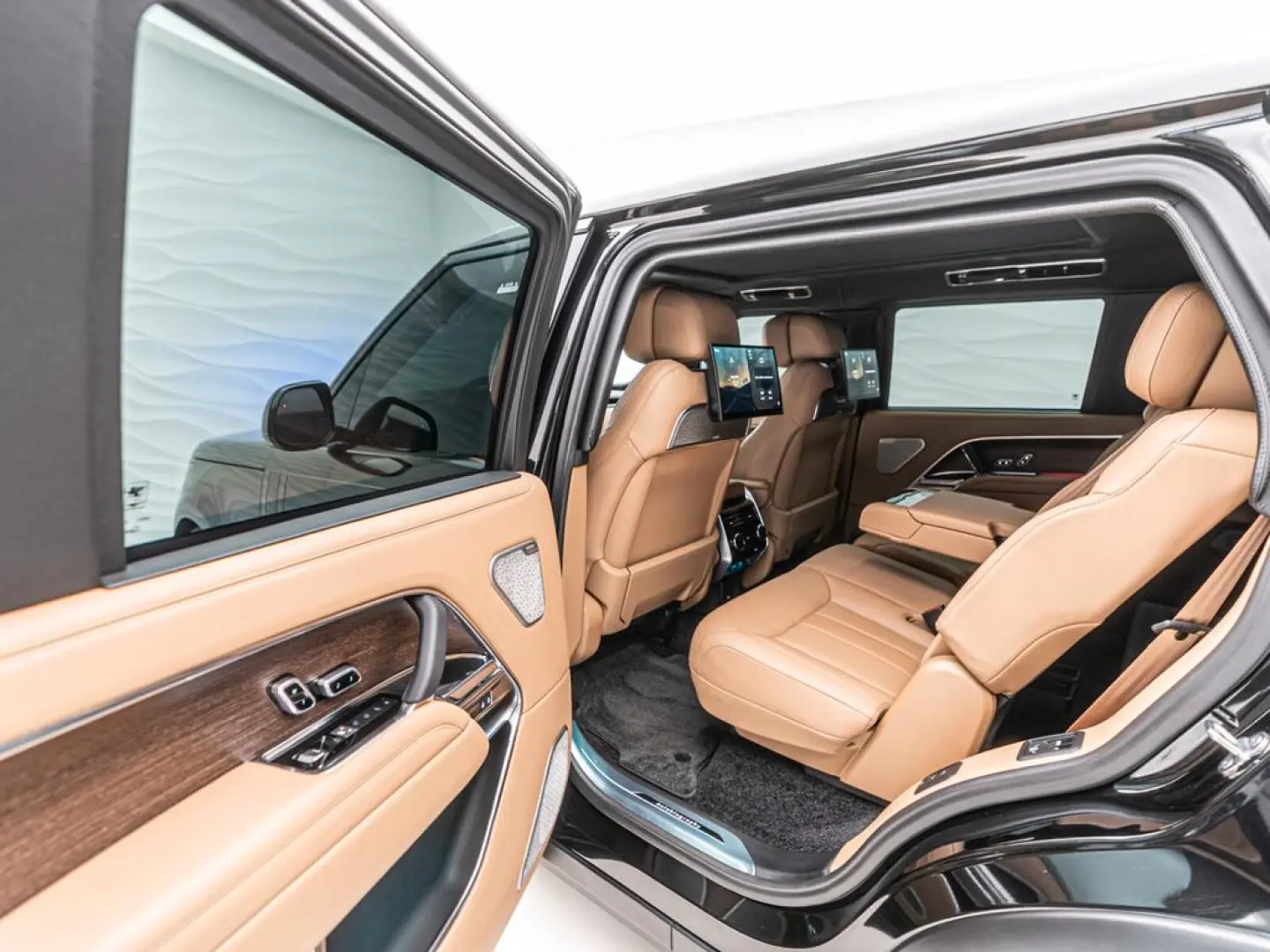 Range Rover P530 LWB ARMORED B6 Autobiography