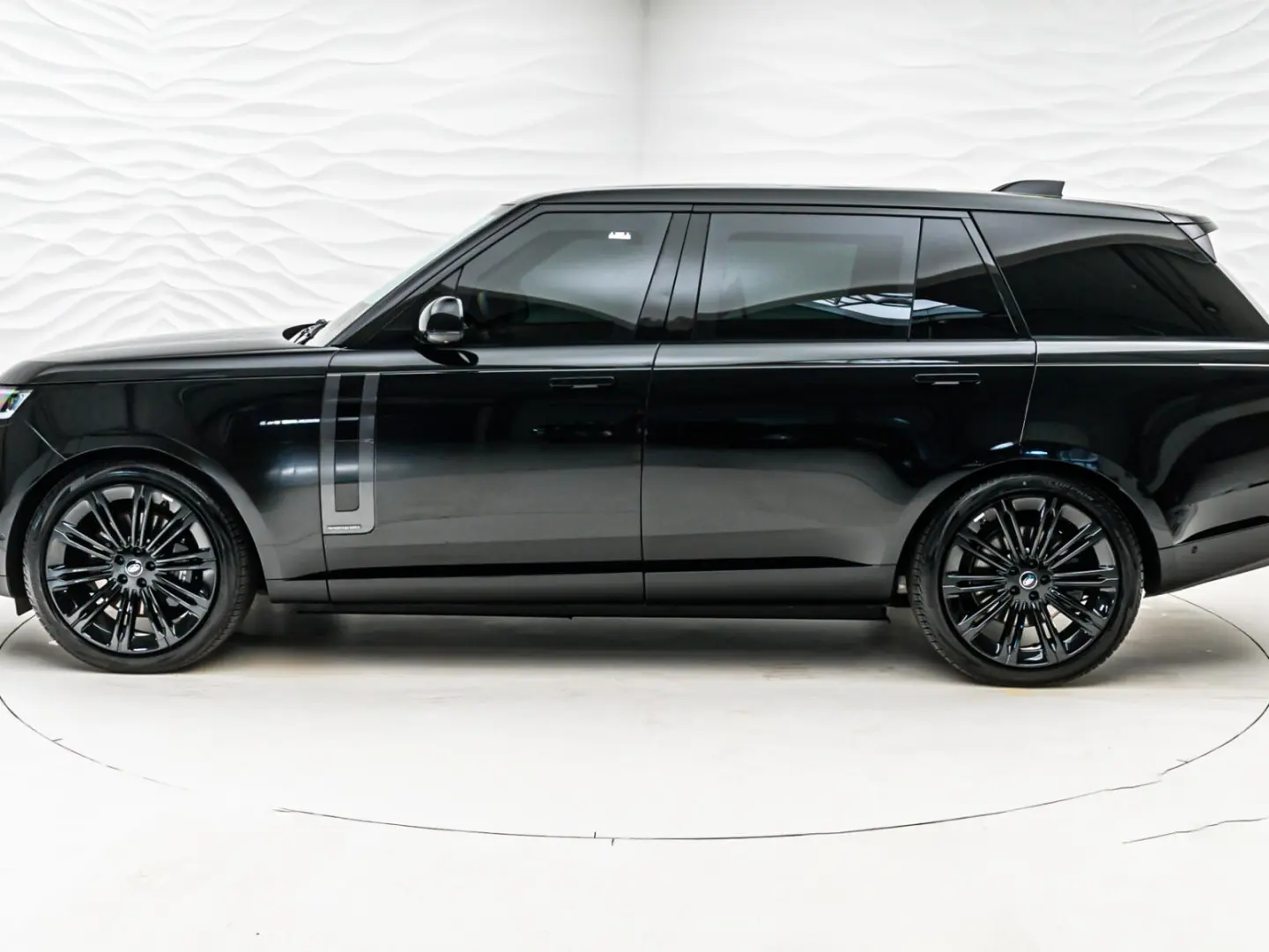 Range Rover P530 LWB ARMORED B6 Autobiography