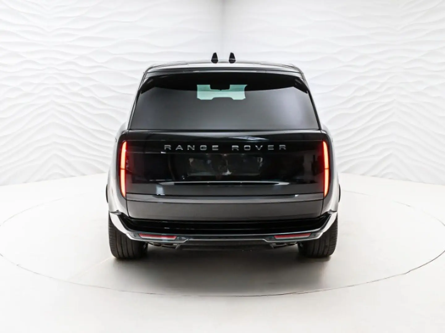 Range Rover P530 LWB ARMORED B6 Autobiography