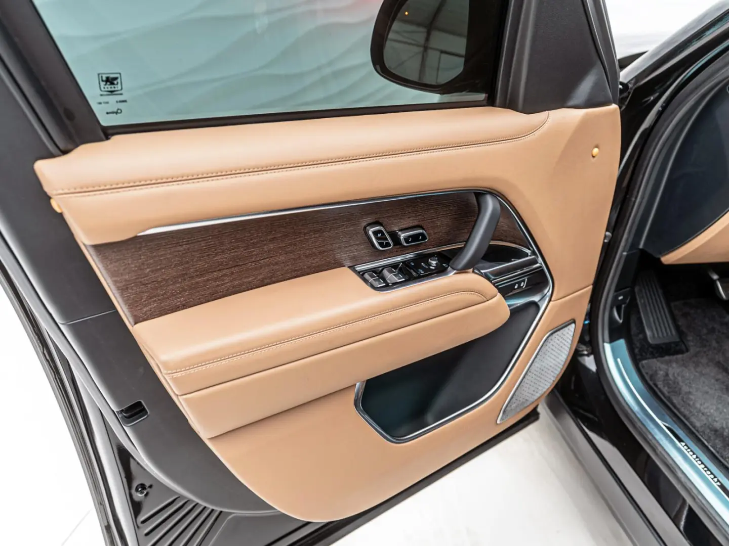 Range Rover P530 LWB ARMORED B6 Autobiography