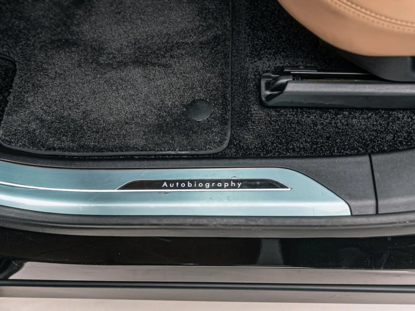 Range Rover P530 LWB ARMORED B6 Autobiography