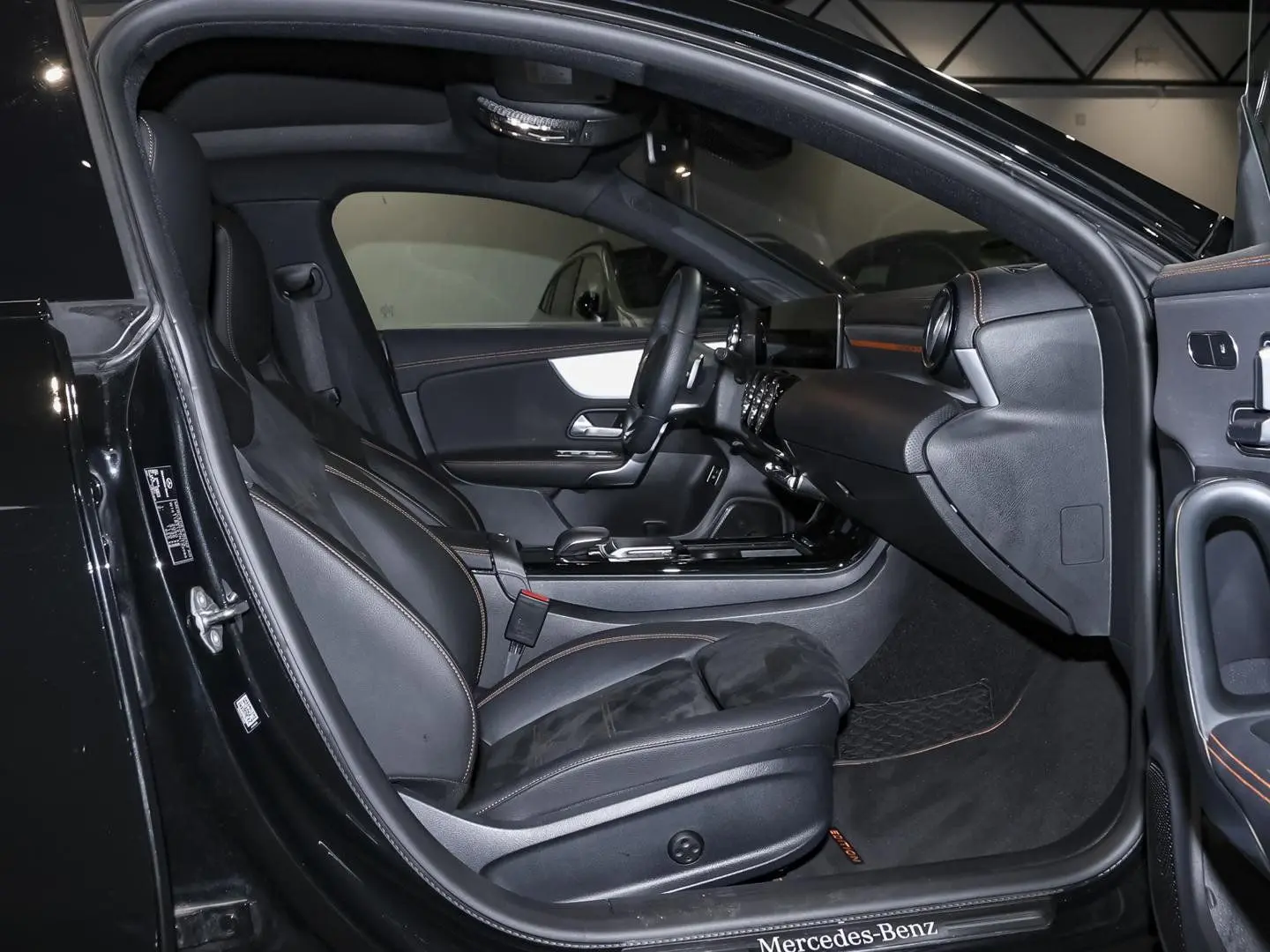 CLA 200 d Edition AMG Panorama Multibeam Ambient