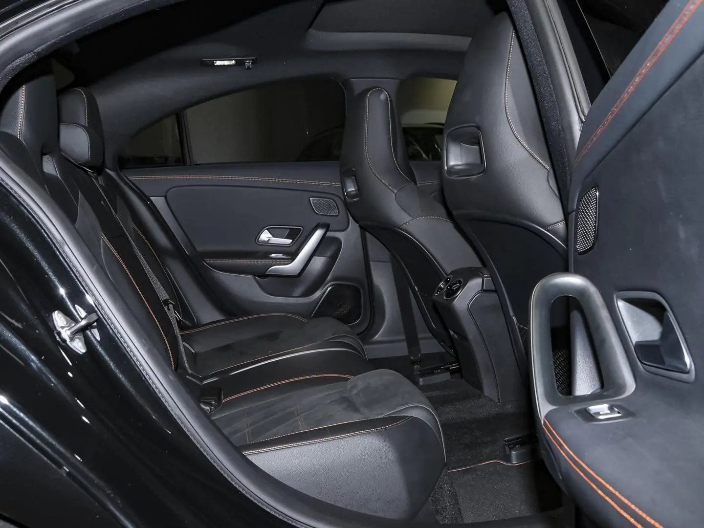 CLA 200 d Edition AMG Panorama Multibeam Ambient