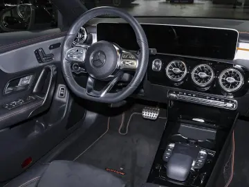 CLA 200 d Edition AMG Panorama Multibeam Ambient