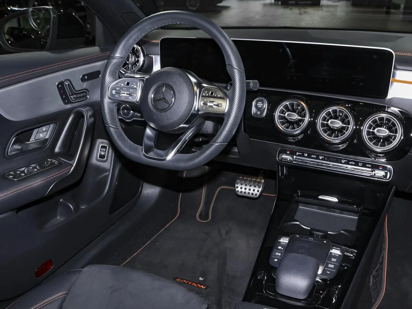 CLA 200 d Edition AMG Panorama Multibeam Ambient