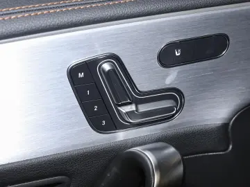 CLA 200 d Edition AMG Panorama Multibeam Ambient