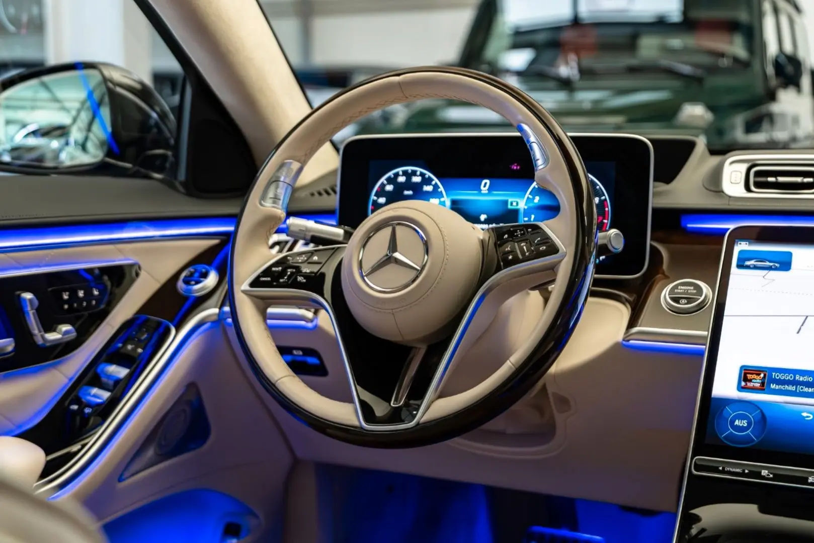 S 580 4M L AMG Line   MY2025   TV  Rear Steering