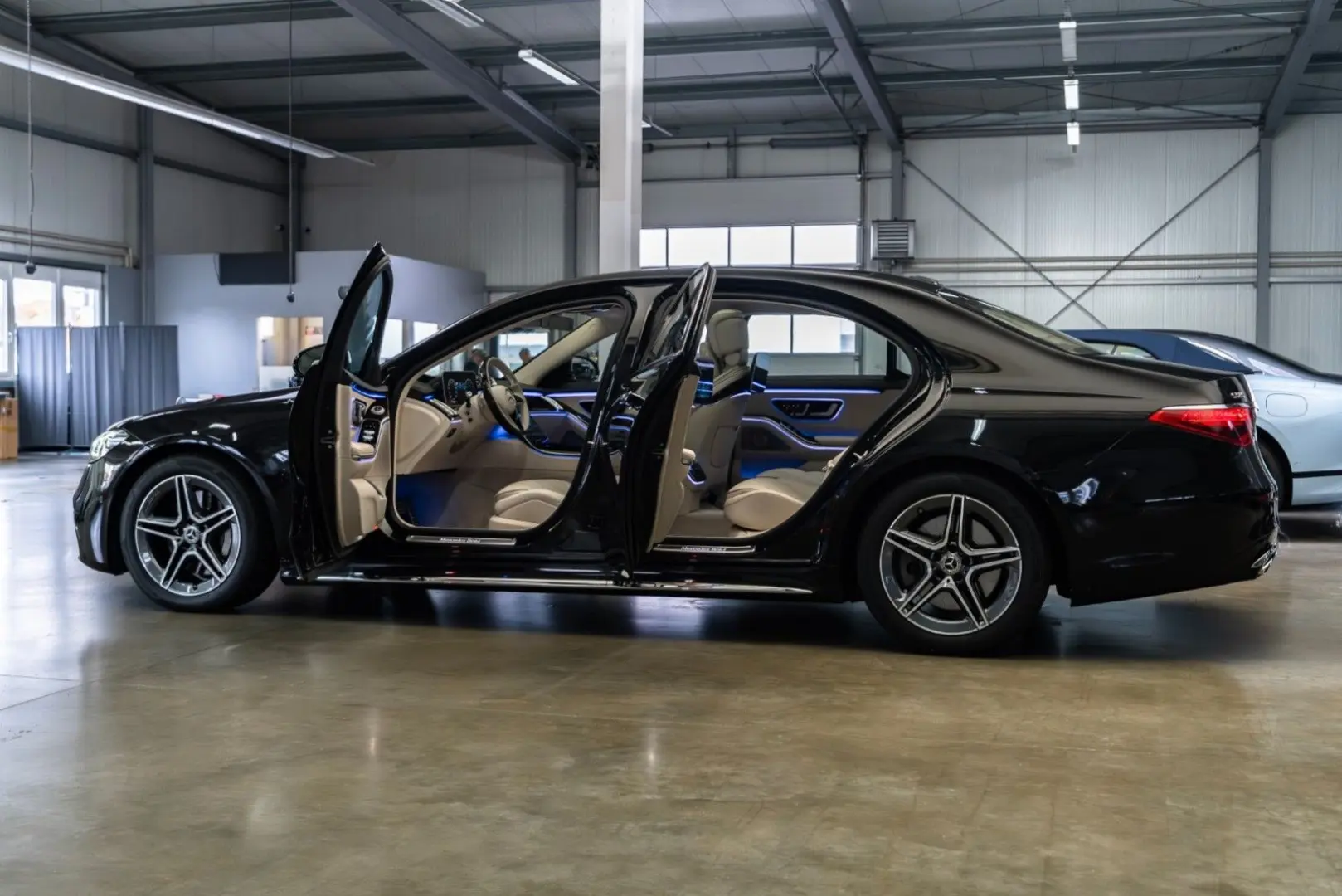 S 580 4M L AMG Line   MY2025   TV  Rear Steering